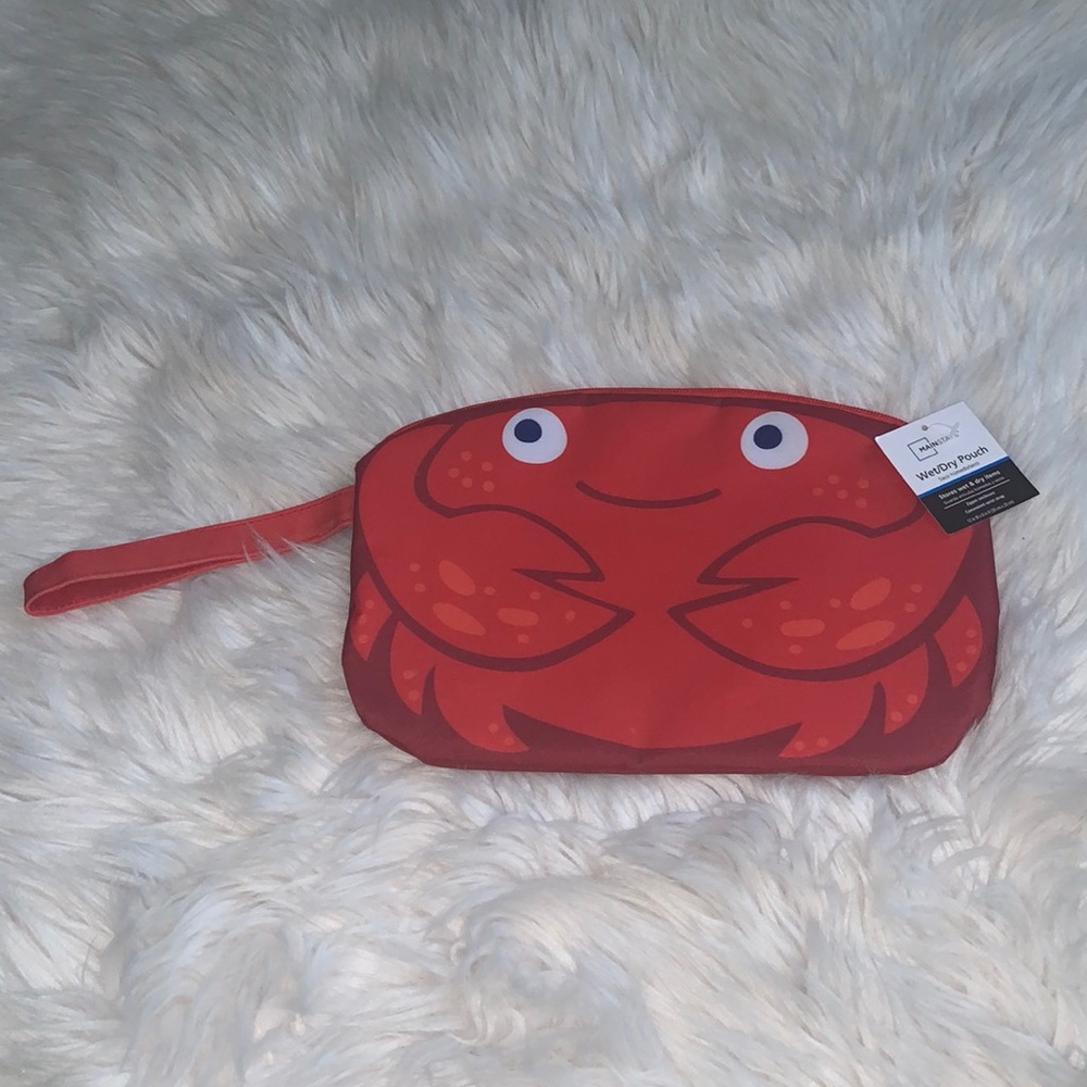Cute wet suit bag.